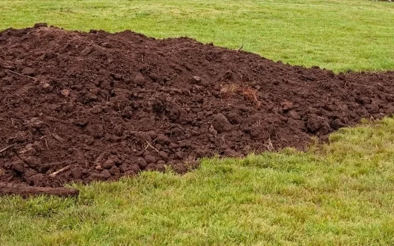 Topsoil Mulch Spreading Topsoil Mulch Spreading